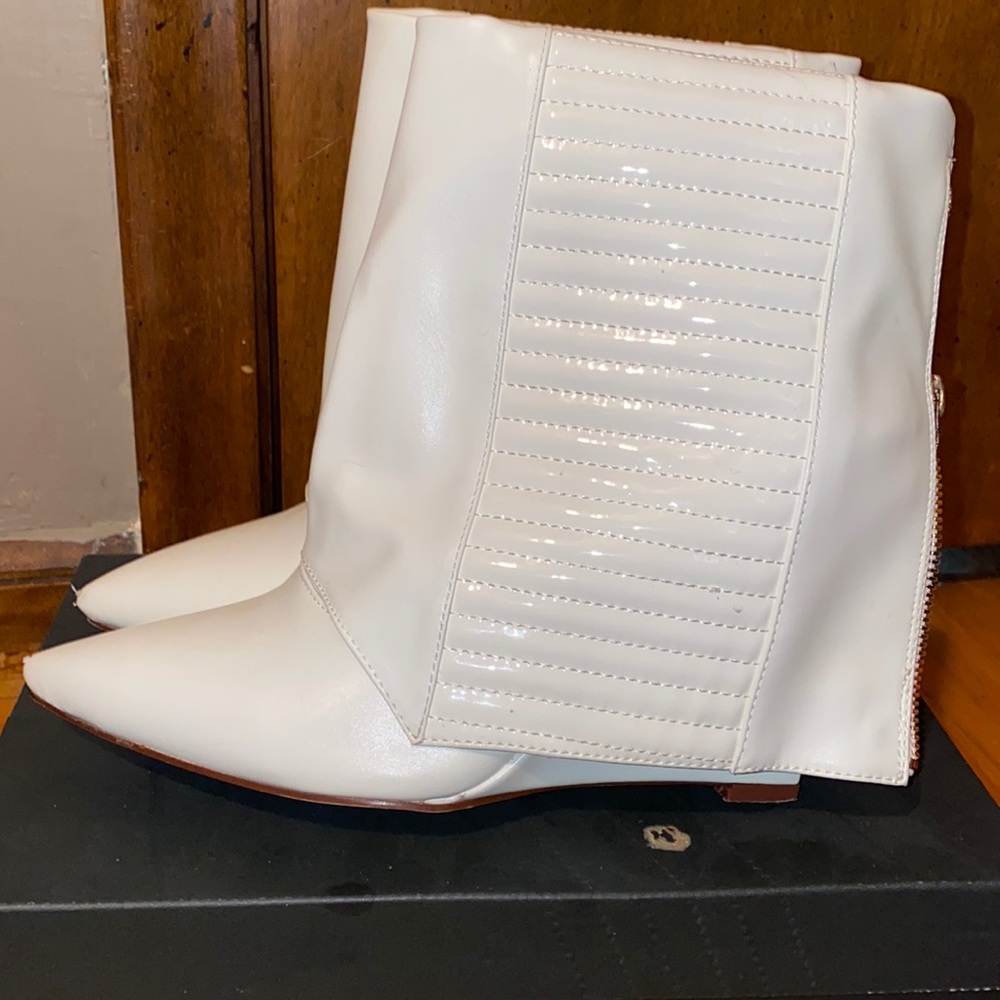 White Shark Boots